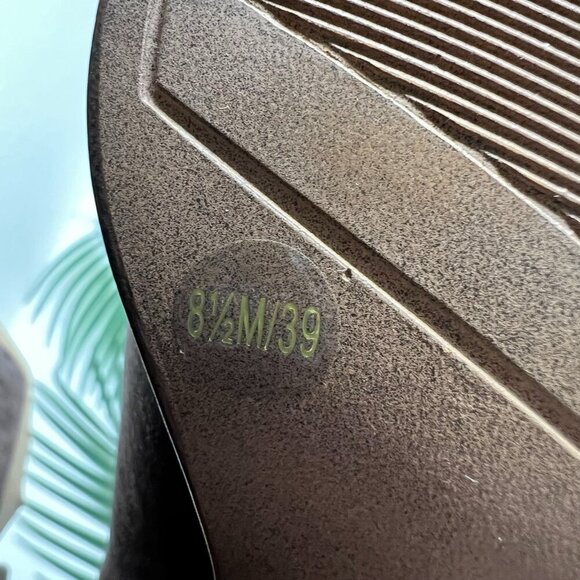 Vince Camuto Gigietta Brown Suede Back Zip Chelsea Booties Size 8.5M NWOB - Picture 7 of 10